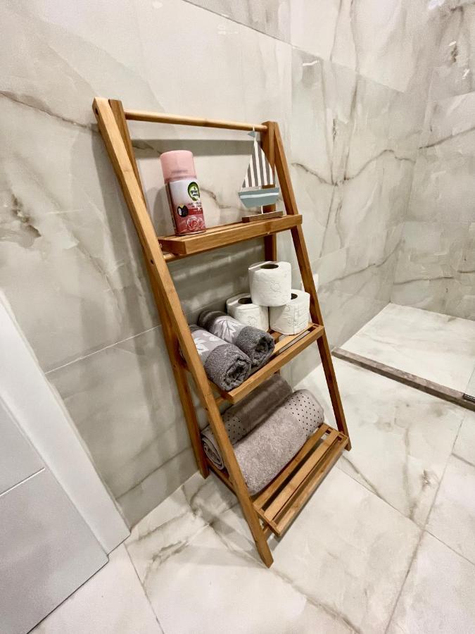 1, Apartament *