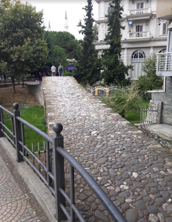 1, Tirana