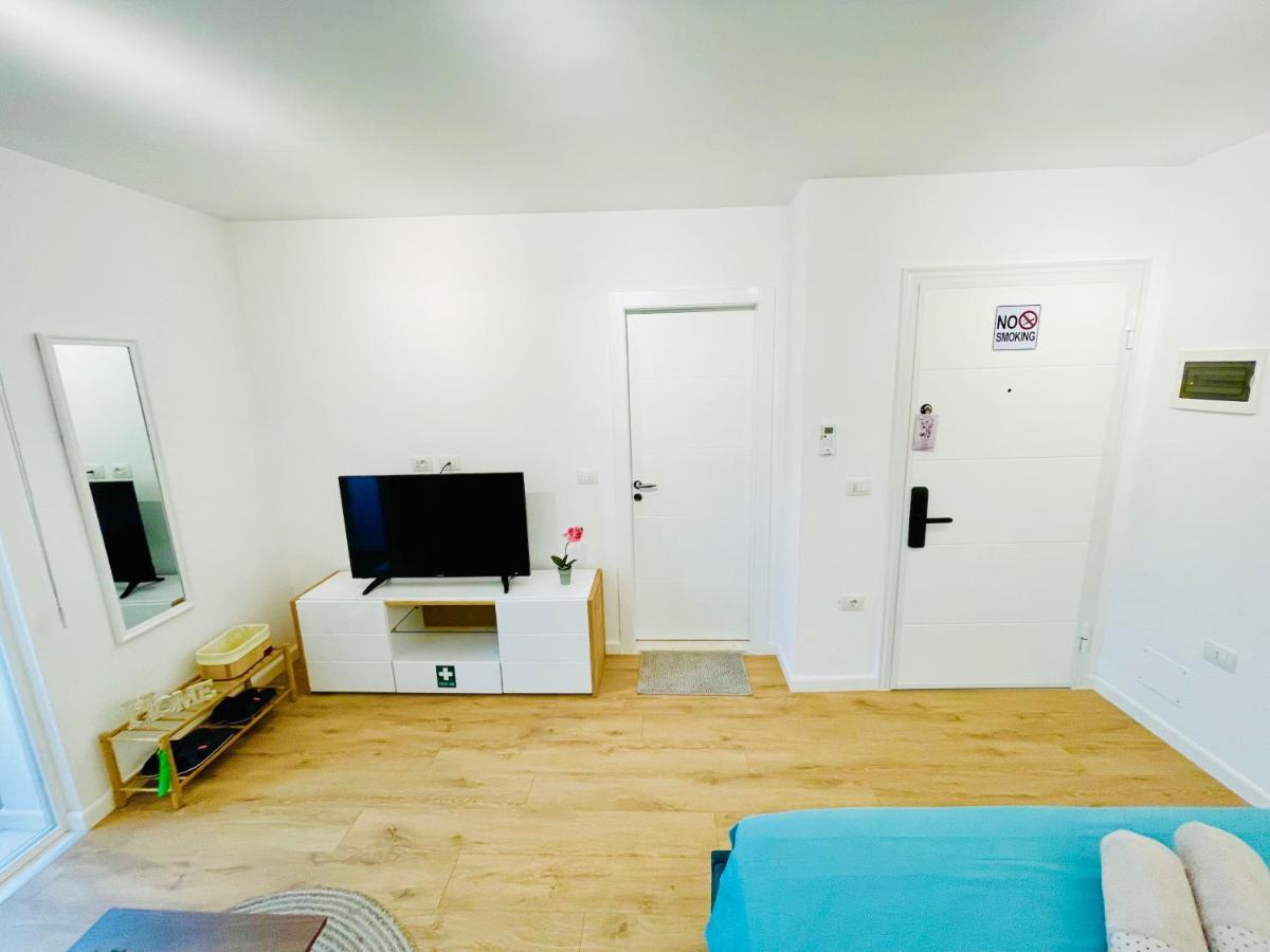 1, Apartament *
