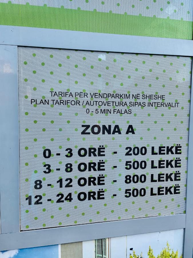 1, Apartament *