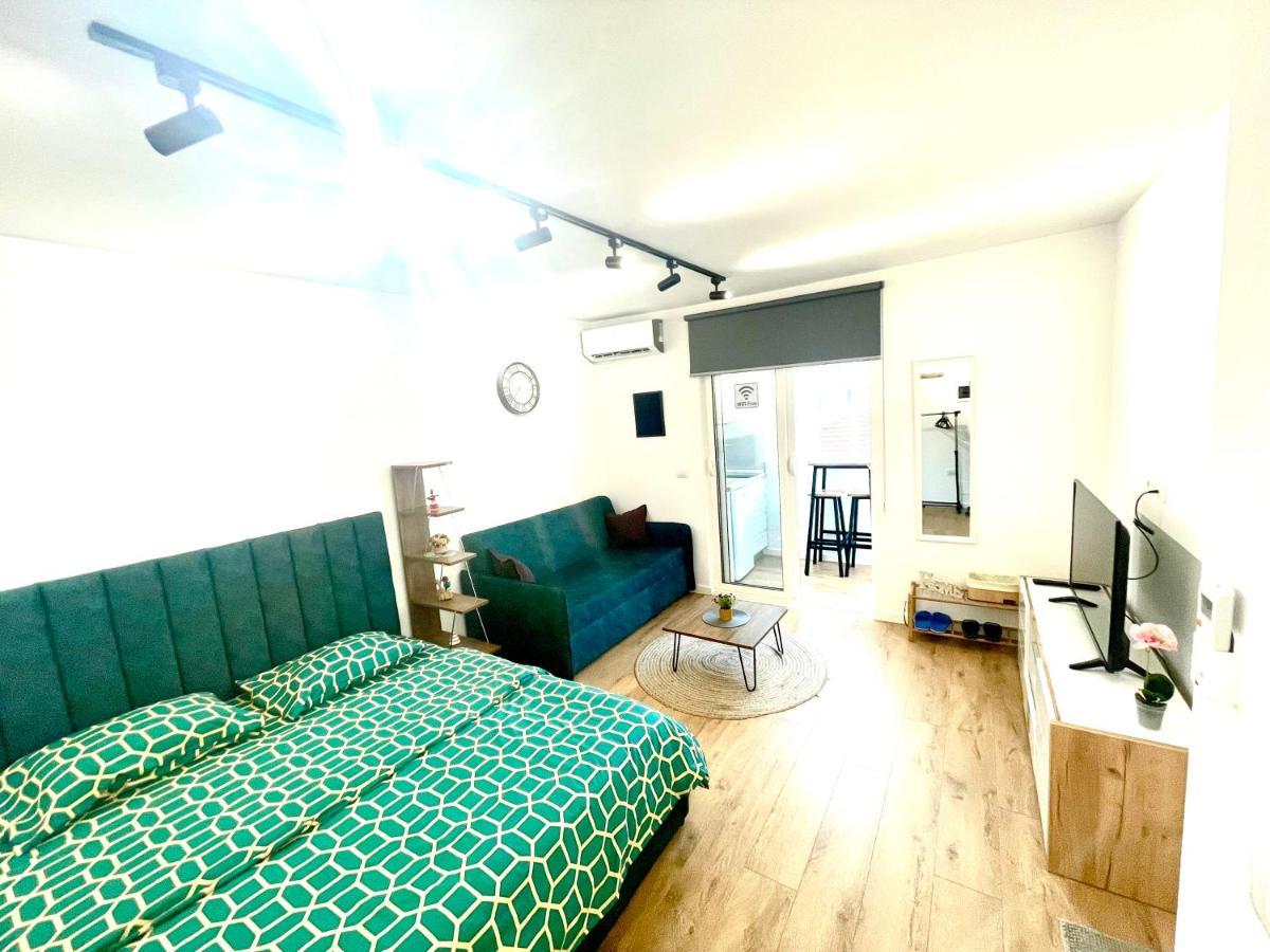 1, Apartament *