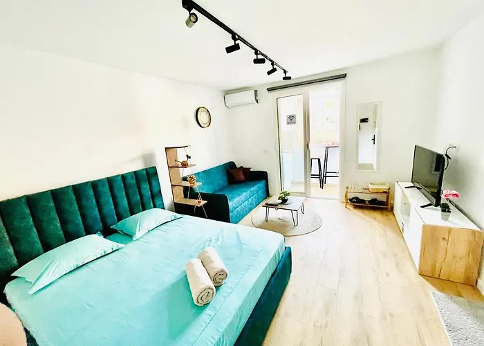 Central Studio Apartment 1, Tirana